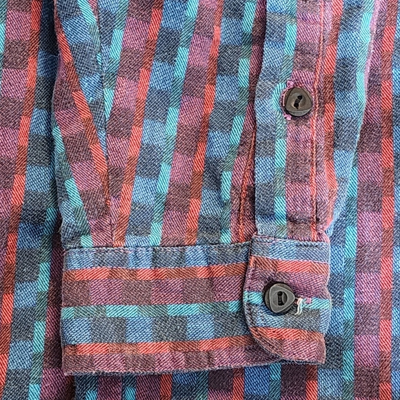 Vintage Levi's Southwestern Style Geometric Print Button Down Shirt Sz XL - Picture 7 of 10